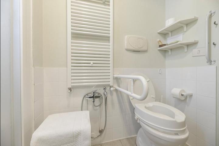 Vigna Sant' Amico Country House Morro d'Alba Bagian luar foto